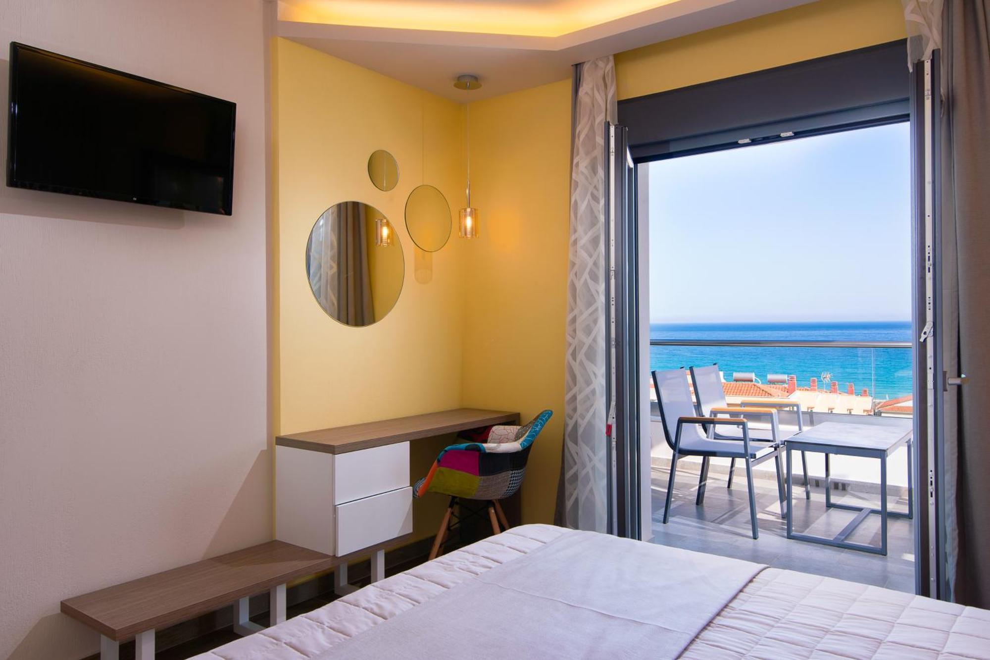 Semiramis Luxury Suites Chrisi Ammoudia Exteriör bild
