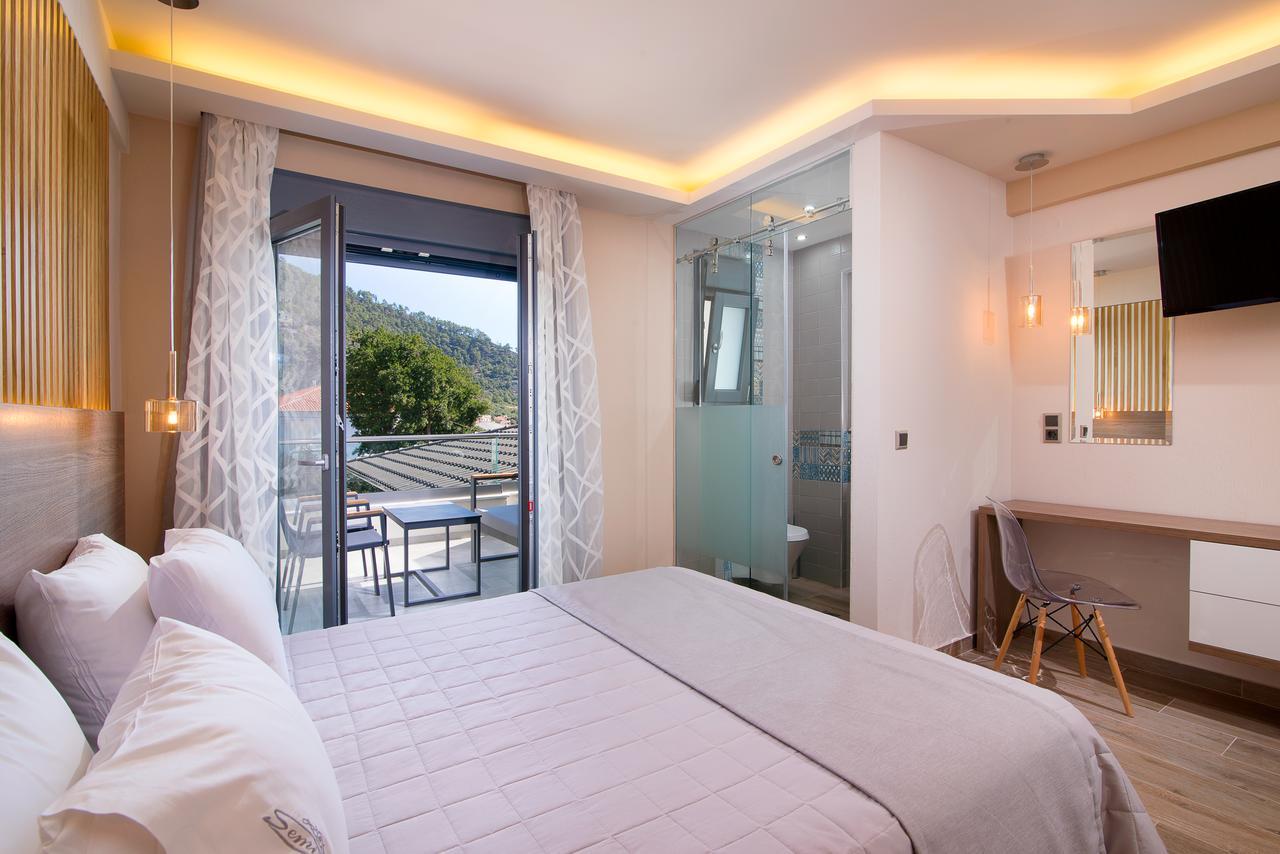 Semiramis Luxury Suites Chrisi Ammoudia Exteriör bild