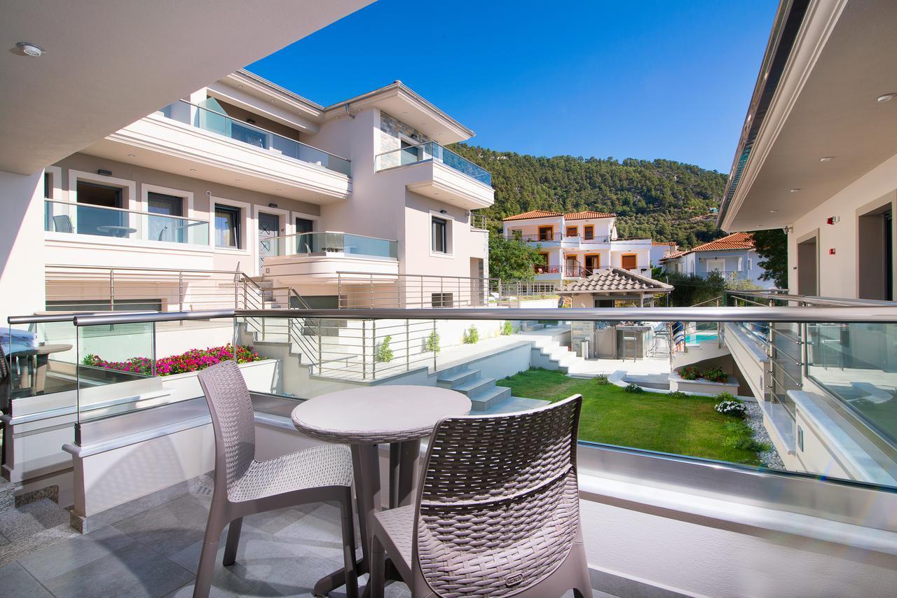 Semiramis Luxury Suites Chrisi Ammoudia Exteriör bild