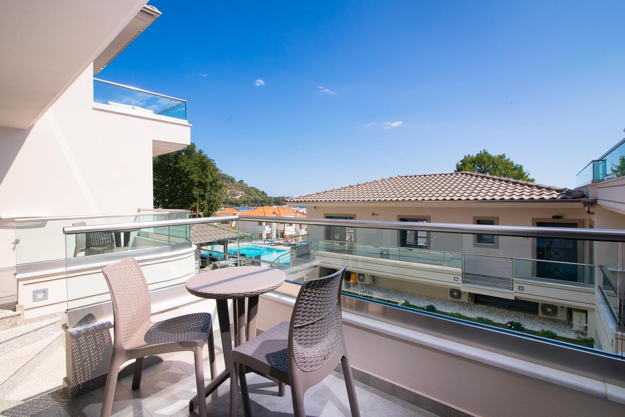 Semiramis Luxury Suites Chrisi Ammoudia Exteriör bild