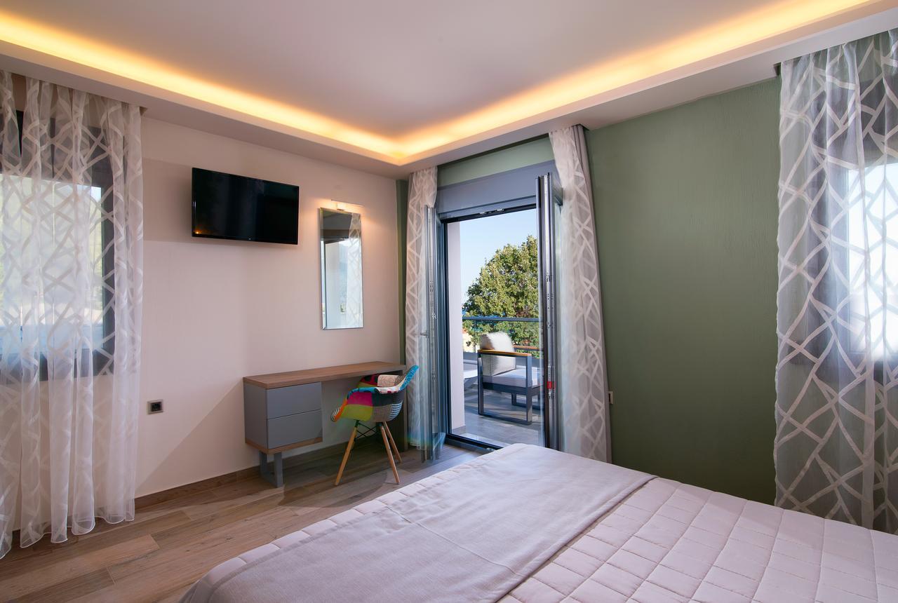 Semiramis Luxury Suites Chrisi Ammoudia Exteriör bild